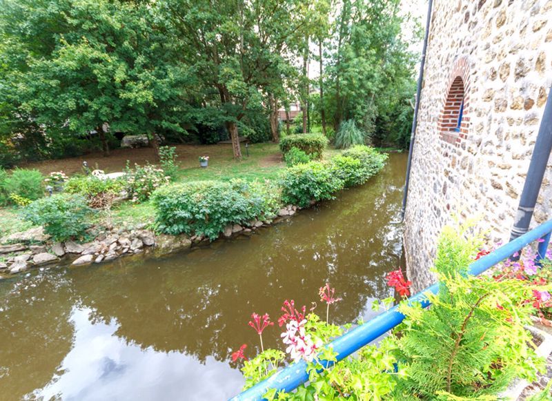 Property photo 3 of 18 Photo 17