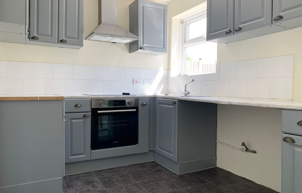 Property photo 3 of 8 Picture 3