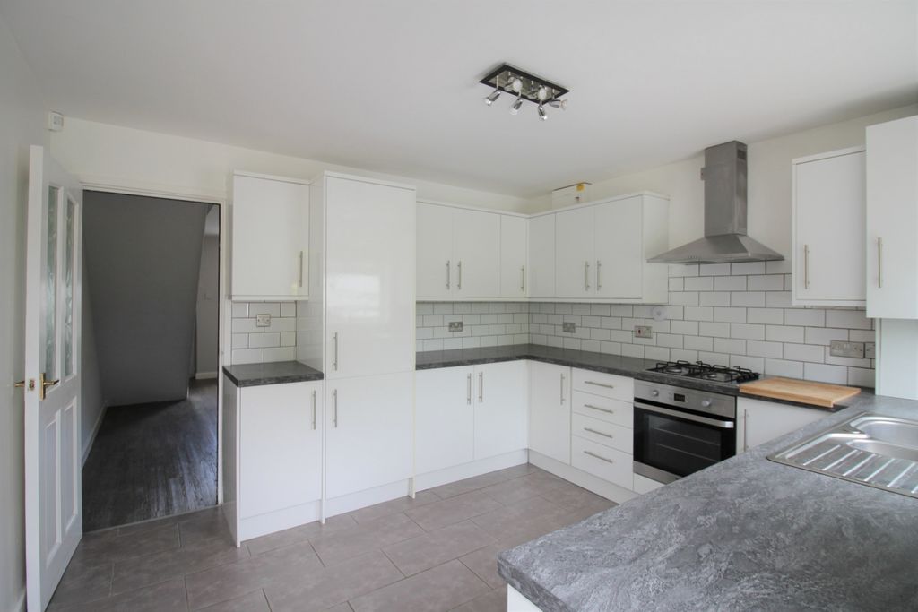 Property photo 3 of 15 Photo 8