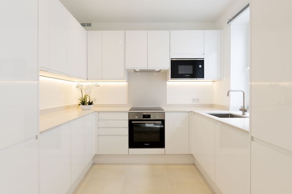 Property photo 1 of 18 Kitchen