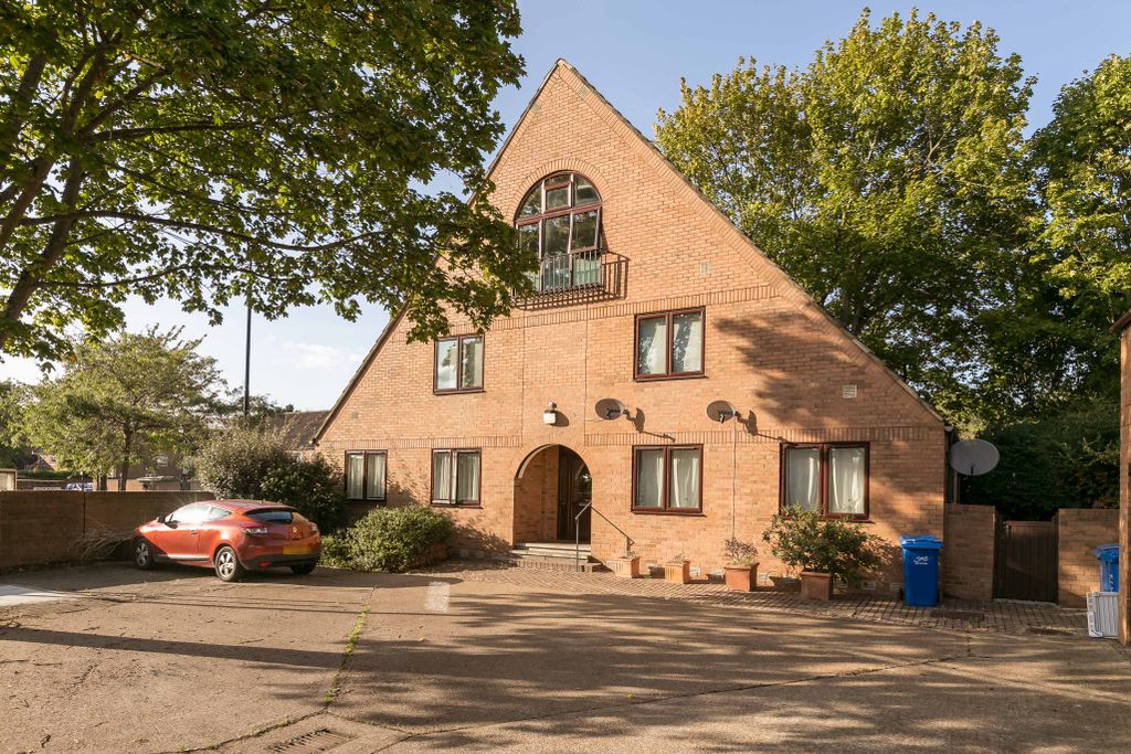 Property photo 2 of 6