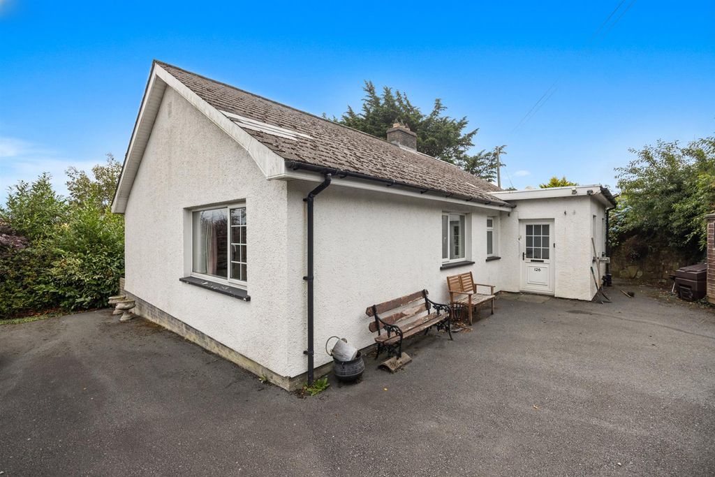 Property photo 2 of 19 126 Lisburn Road 20.Jpg