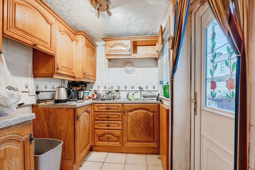 Property photo 3 of 13 Pbox-Img.Jpg