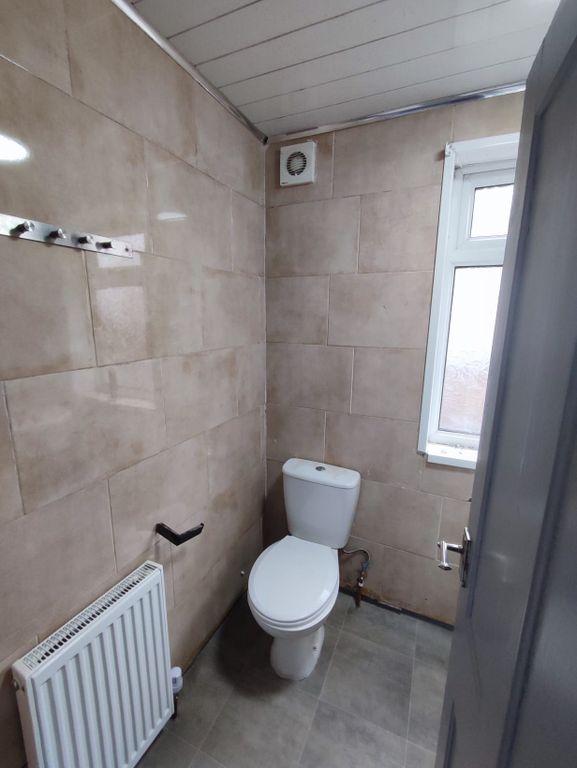 Property photo 2 of 14 Bathroom