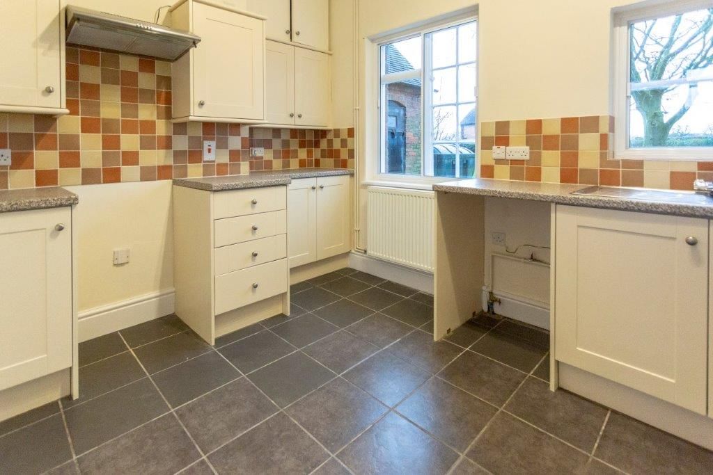 Property photo 3 of 18 9 Calverhall 310120-108