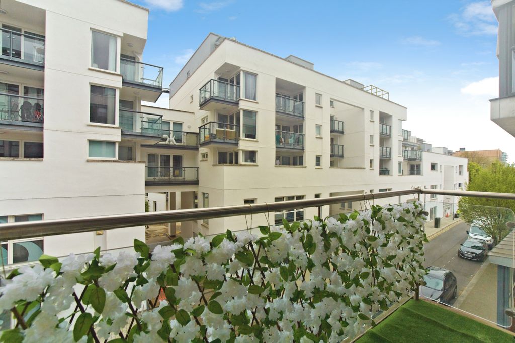 Property photo 3 of 20