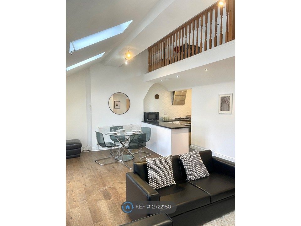 Property photo 3 of 35