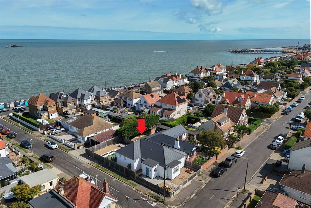 Property photo 3 of 33