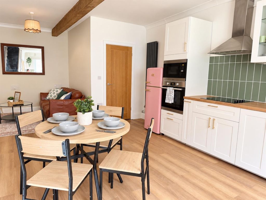 Property photo 2 of 21 5C06300B-1379-4F6C-Acdd-6586C22Bd669.Jpeg