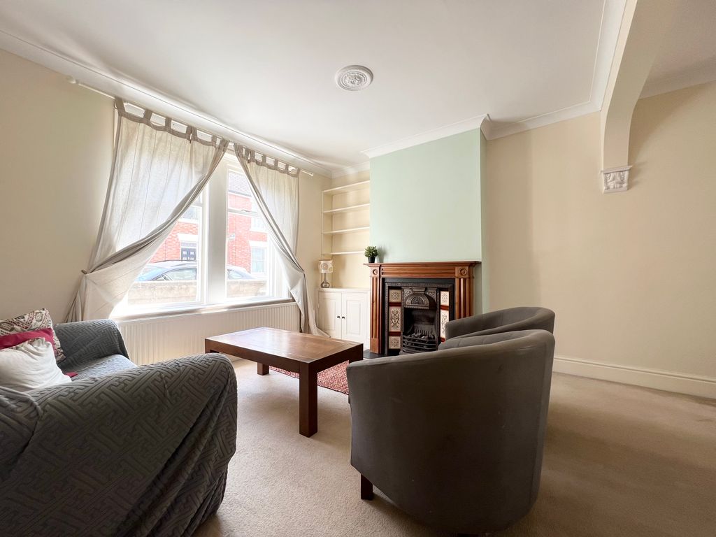 Property photo 3 of 16 Image00007