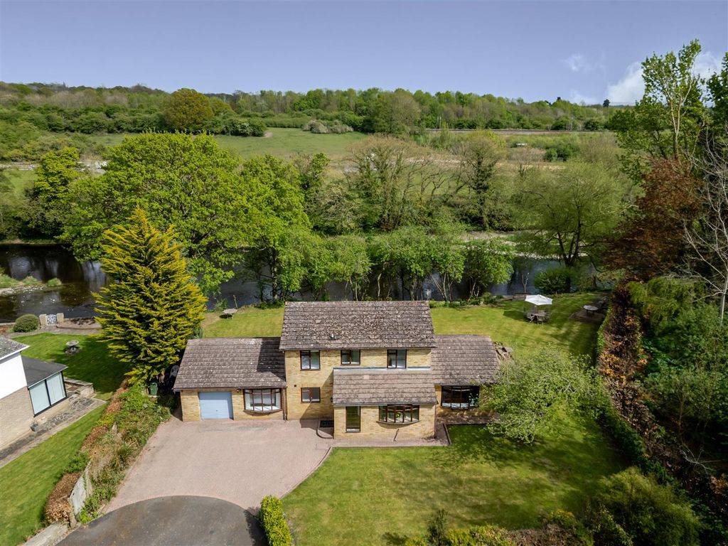 Property photo 1 of 61 Exterior