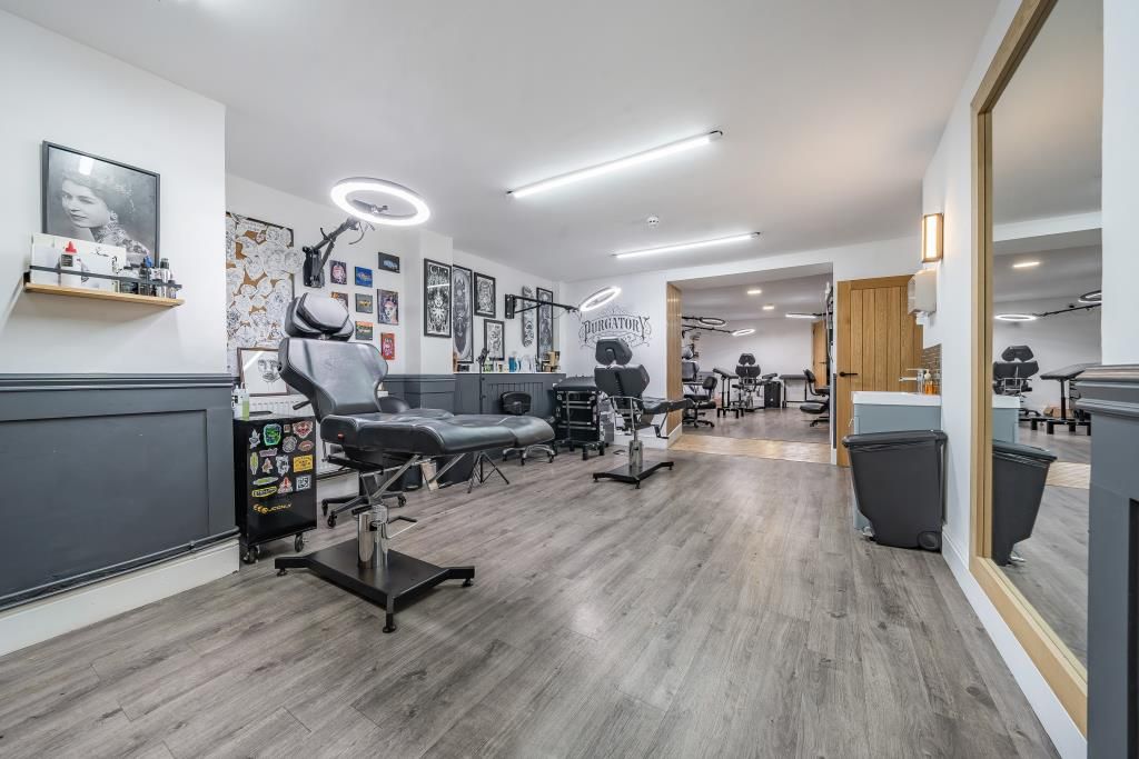 Property photo 2 of 24 Commercial Unit