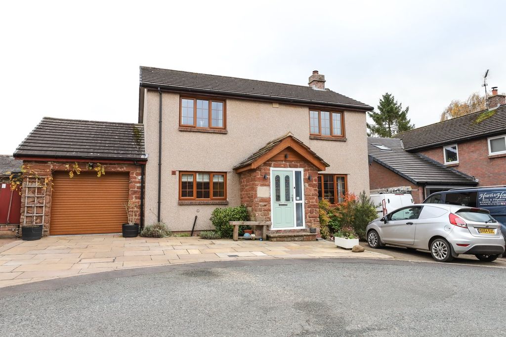 Property photo 1 of 16 External