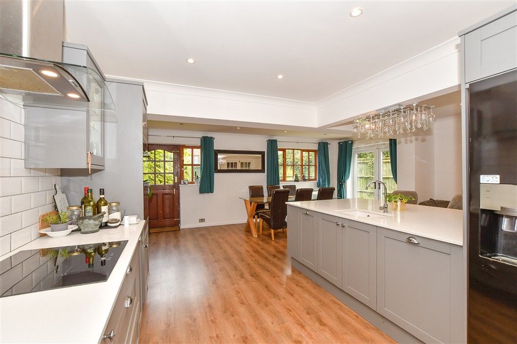 Property photo 3 of 16 Kitchen Area