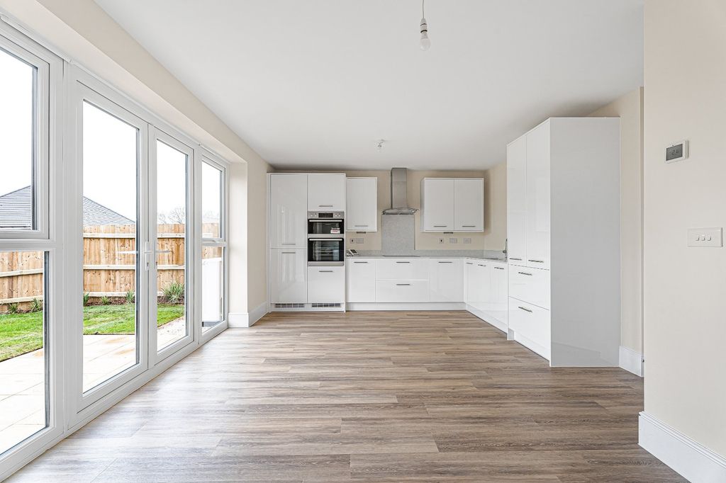 Property photo 3 of 21 Kitchen/Family Room