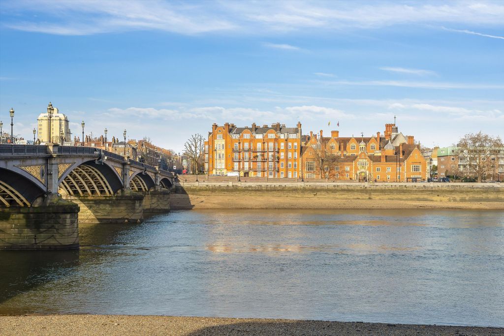 Property photo 1 of 21 Image