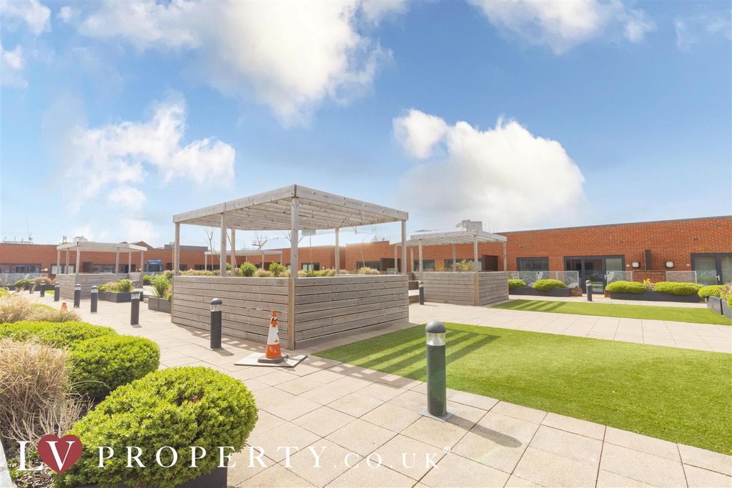 Property photo 1 of 14 N12.Jpg