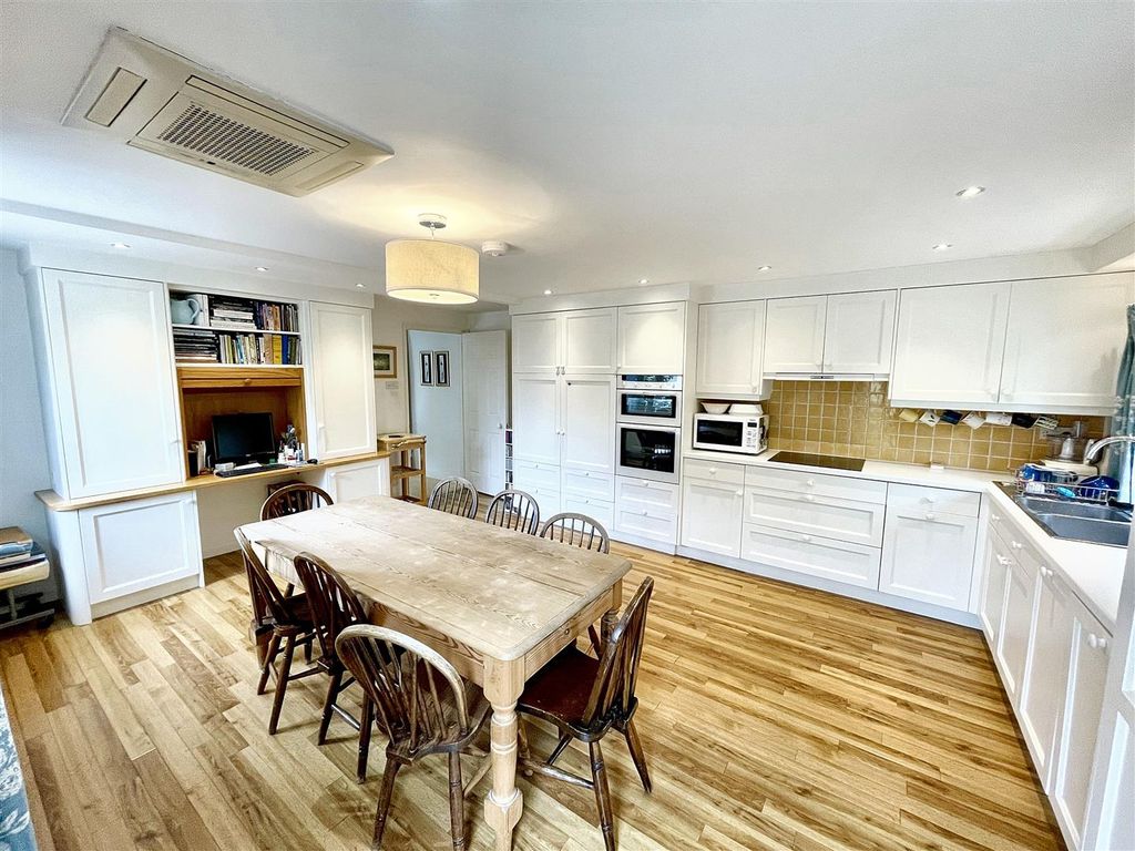 Property photo 3 of 11 Img_9467.Jpg