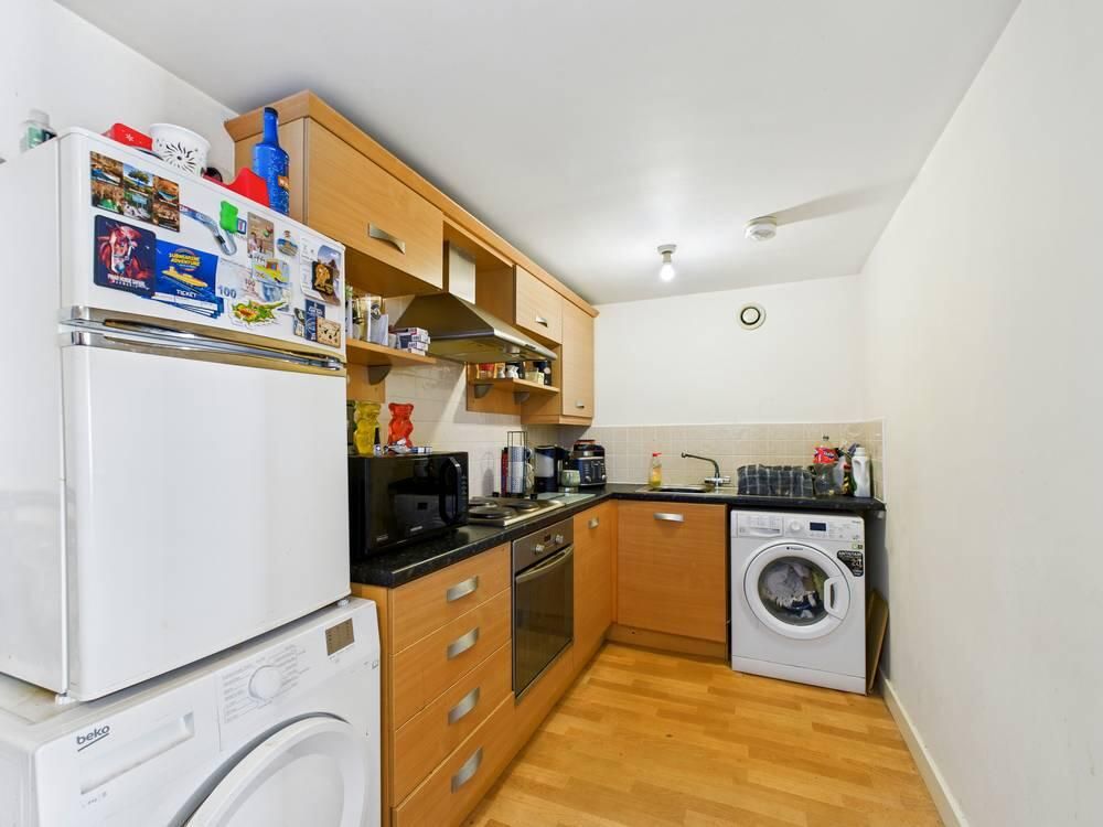 Property photo 2 of 7 Kitchen