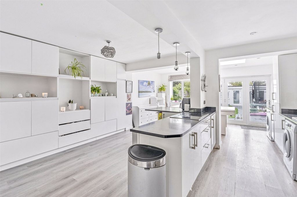 Property photo 3 of 25 Picture No. 26