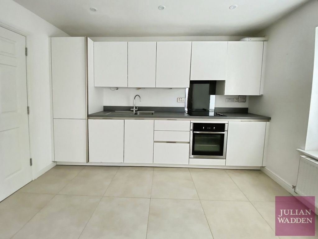 Property photo 3 of 8 Picture No. 10