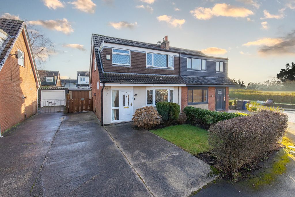 Property photo 1 of 8 Front