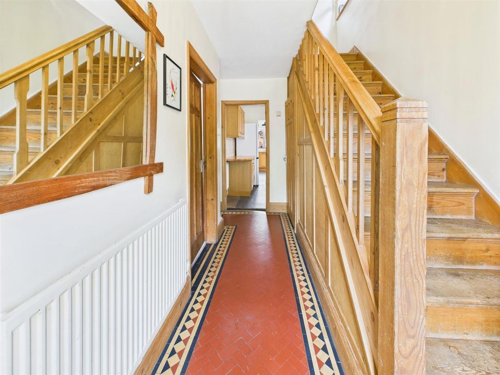 Property photo 2 of 24