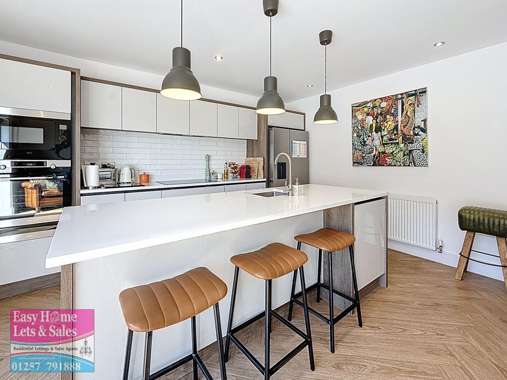 Property photo 2 of 37 Kitchen Island