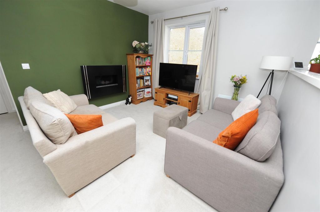 Property photo 2 of 13