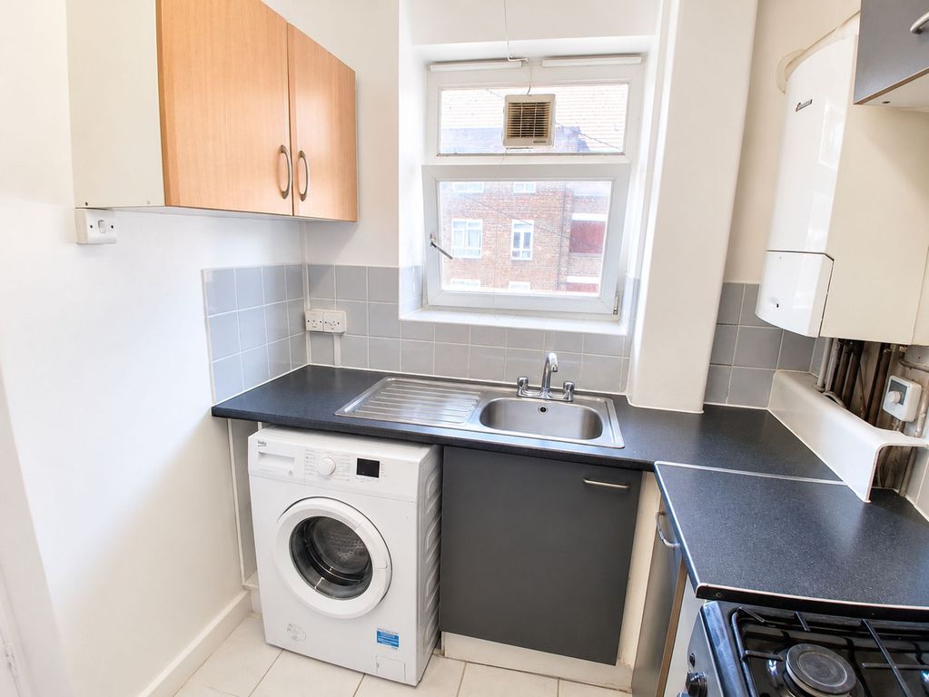 Property photo 2 of 9 Kitchen