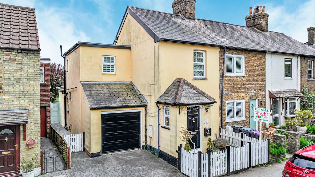Property photo 1 of 32