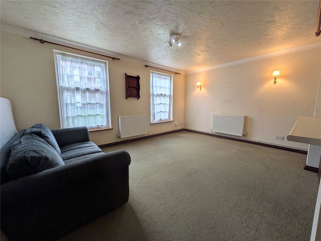 Property photo 2 of 10 Picture No. 33