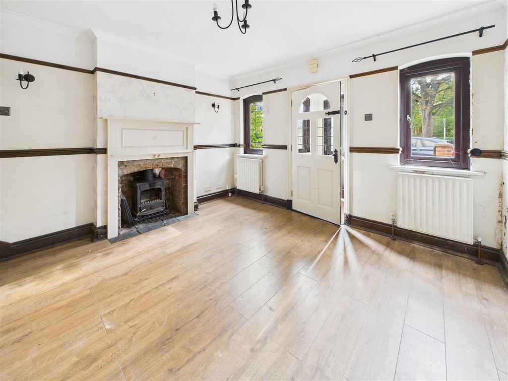 Property photo 2 of 18