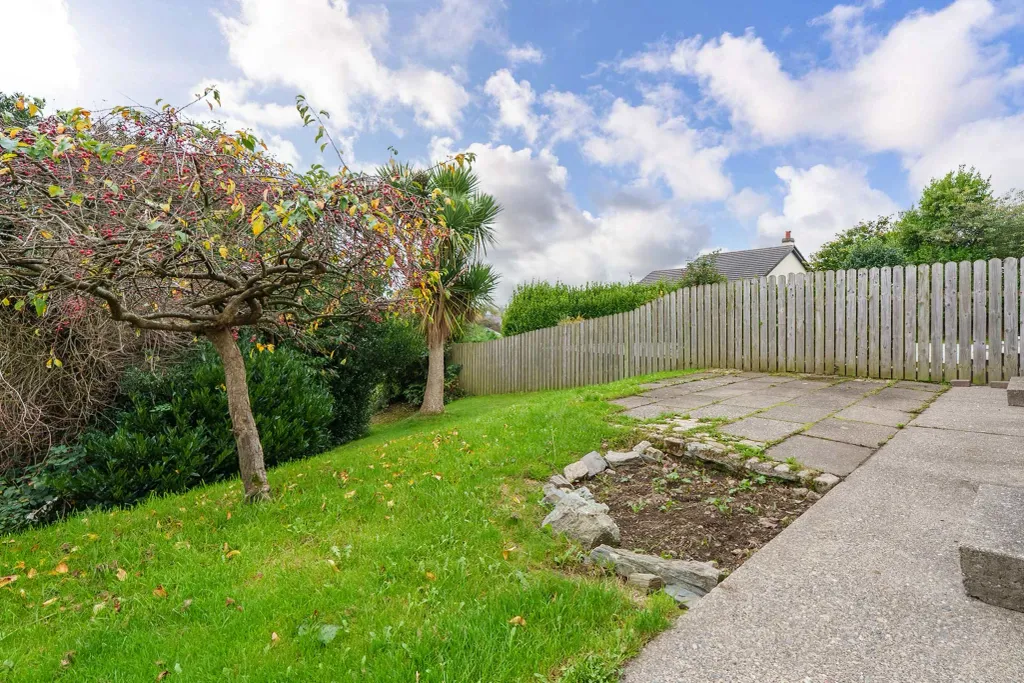 Property photo 2 of 20