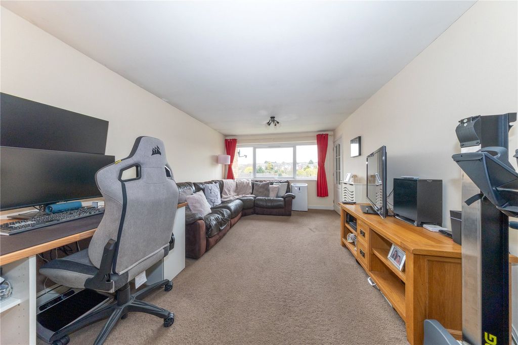 Property photo 3 of 21 Picture No. 12