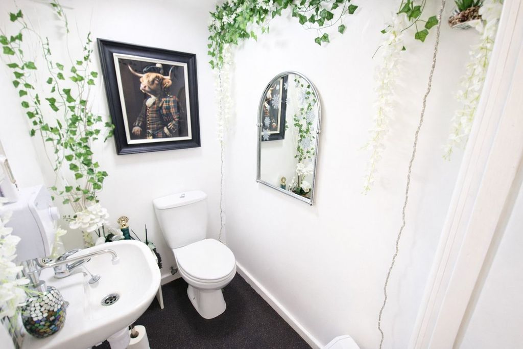 Property photo 3 of 4