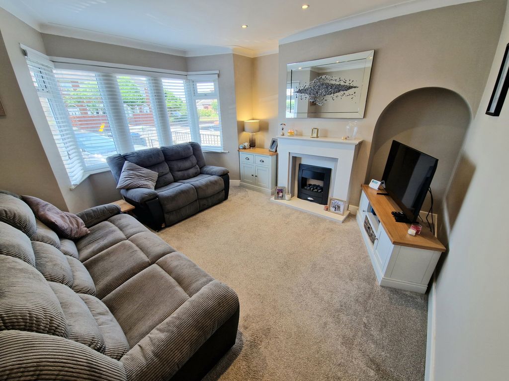 Property photo 2 of 21