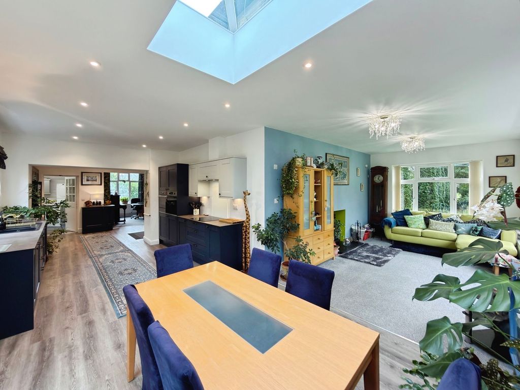 Property photo 2 of 42