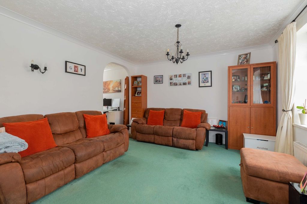 Property photo 3 of 13