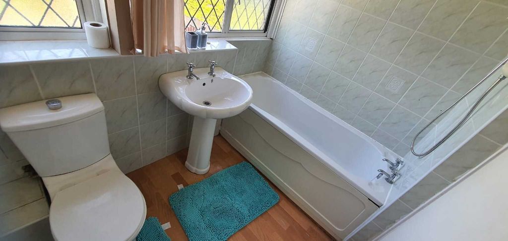 Property photo 3 of 5