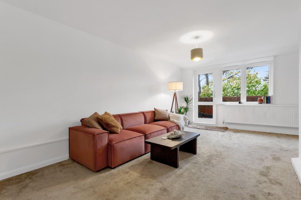 Property photo 3 of 8 Reception Room