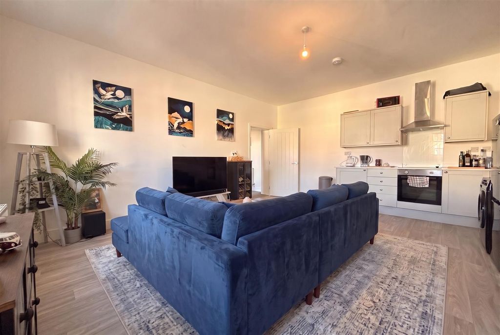 Property photo 3 of 7 Living Area2.Jpg
