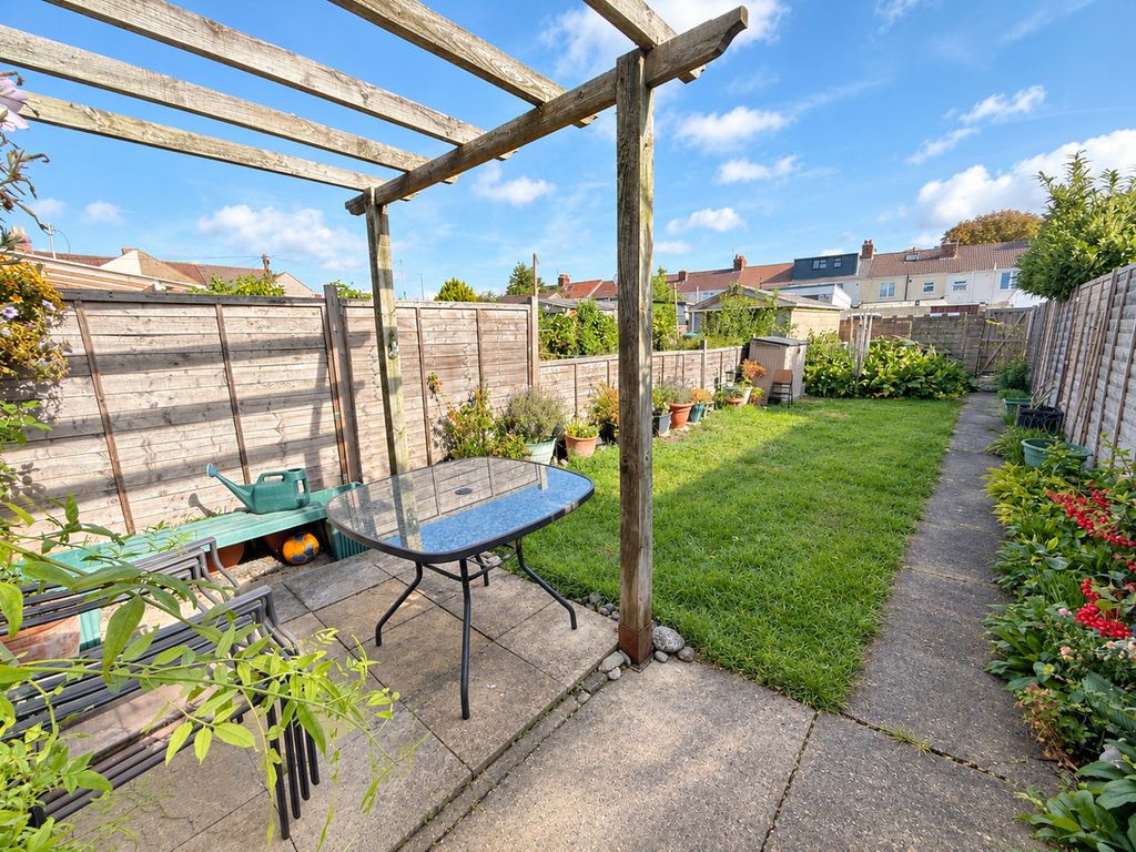 Property photo 1 of 9