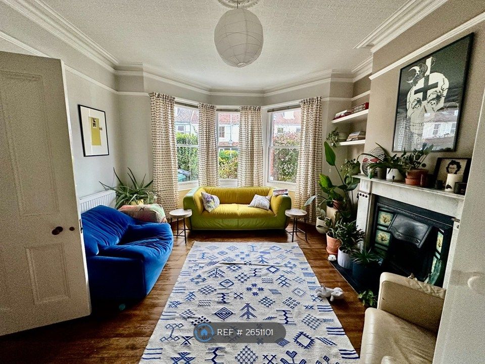 Property photo 2 of 12