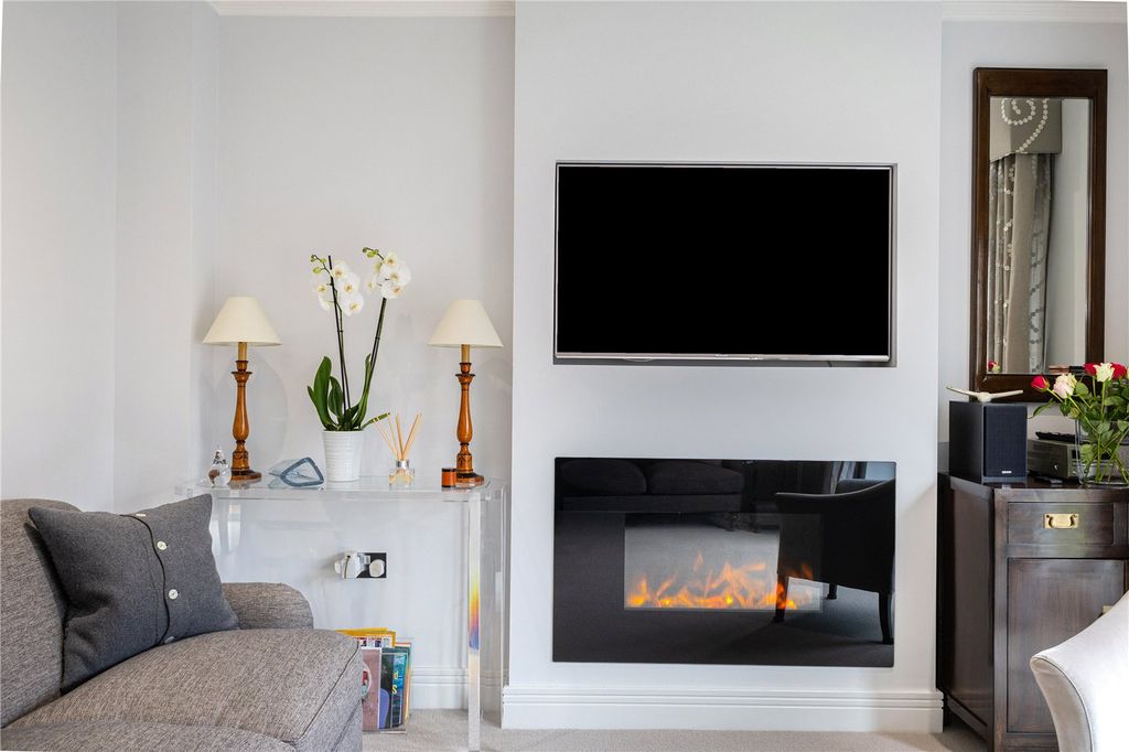 Property photo 3 of 15 Reception