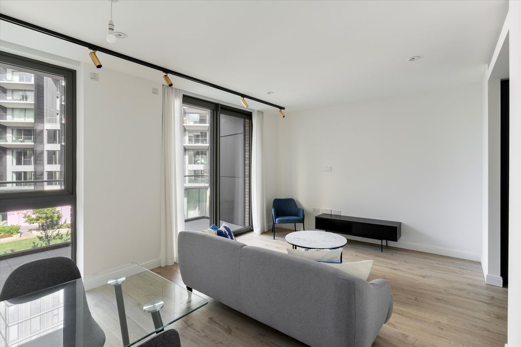 Property photo 1 of 16 Image