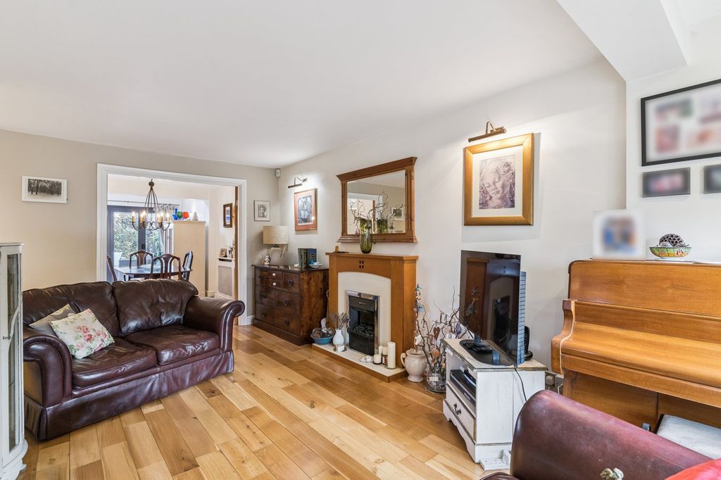 Property photo 3 of 21