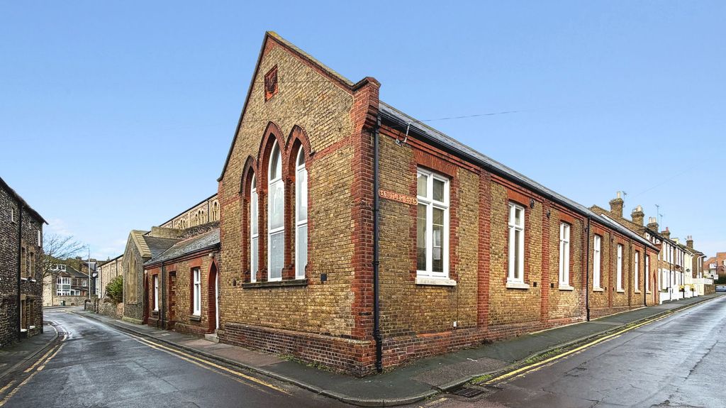 Property photo 2 of 28