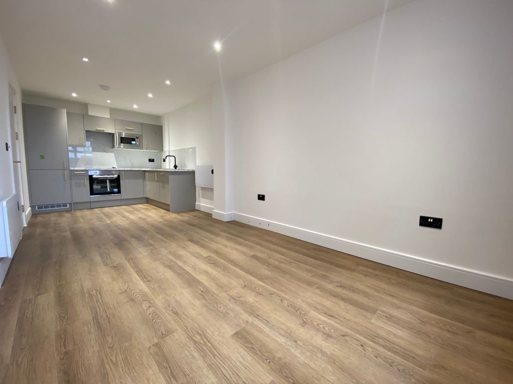 Property photo 3 of 7 Photo 7