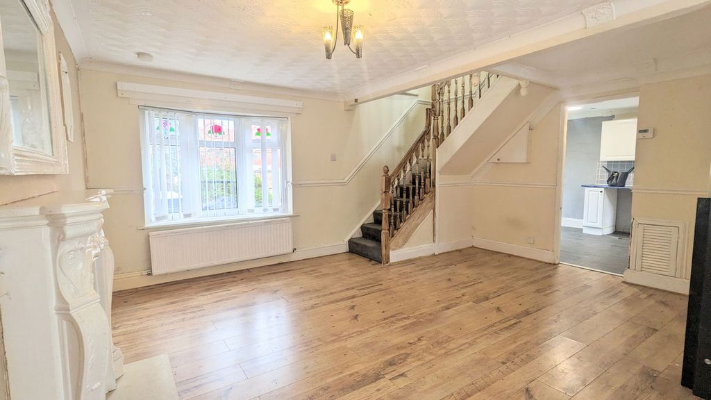 Property photo 2 of 17